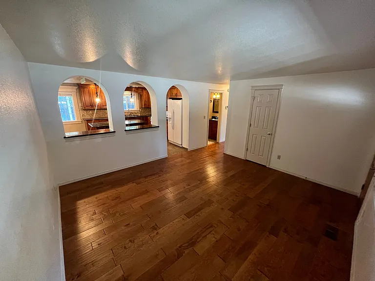 3578 S North Church Ave — Photo 6