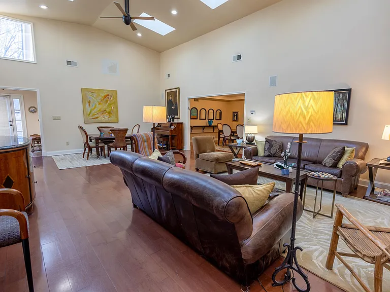 510 Berkeley Sq — Photo 7
