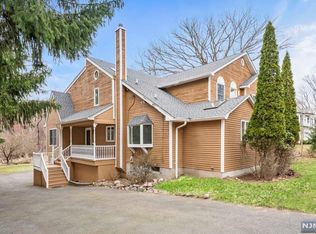 712 Orangeburgh Rd, River Vale, NJ 07675