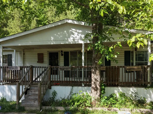 1720 Bear Creek Rd, Collinwood, TN 38450