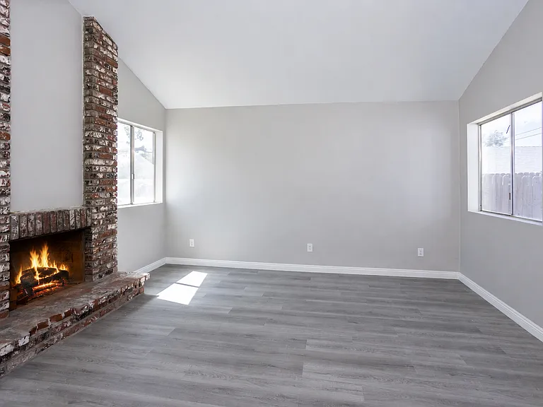 2908 Catalina Dr — Photo 4