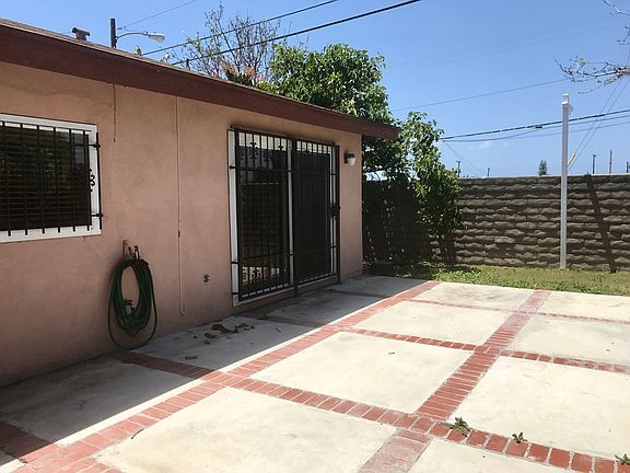 3rd image of 833 Clarion Dr