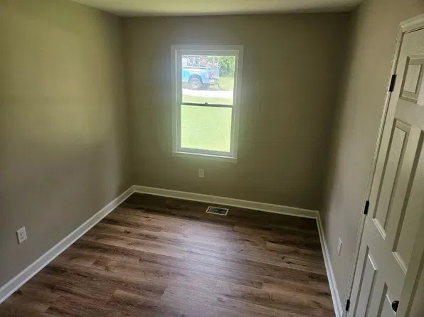 604 Floyd St, Newberry, SC 29108