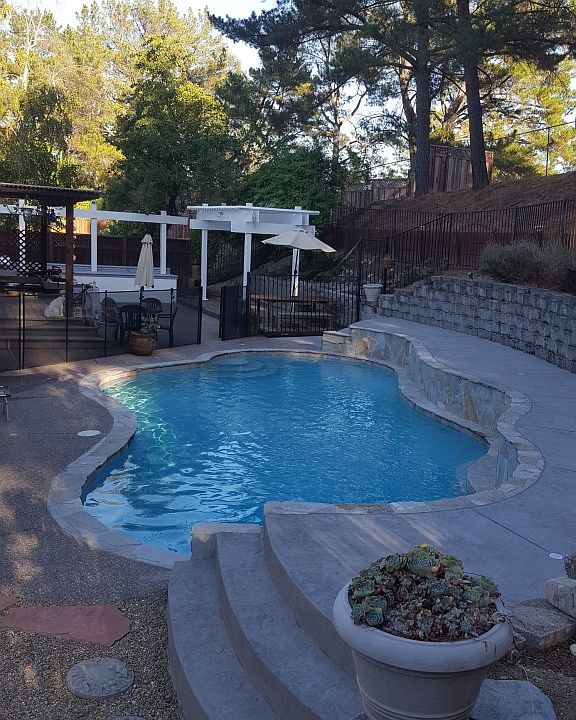 2nd image of 329 Pikes Ct