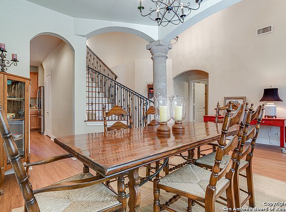 4th image of 307 Yosemite Dr