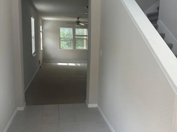 520 Cinnamon Teal Ln, Leander, TX 78641