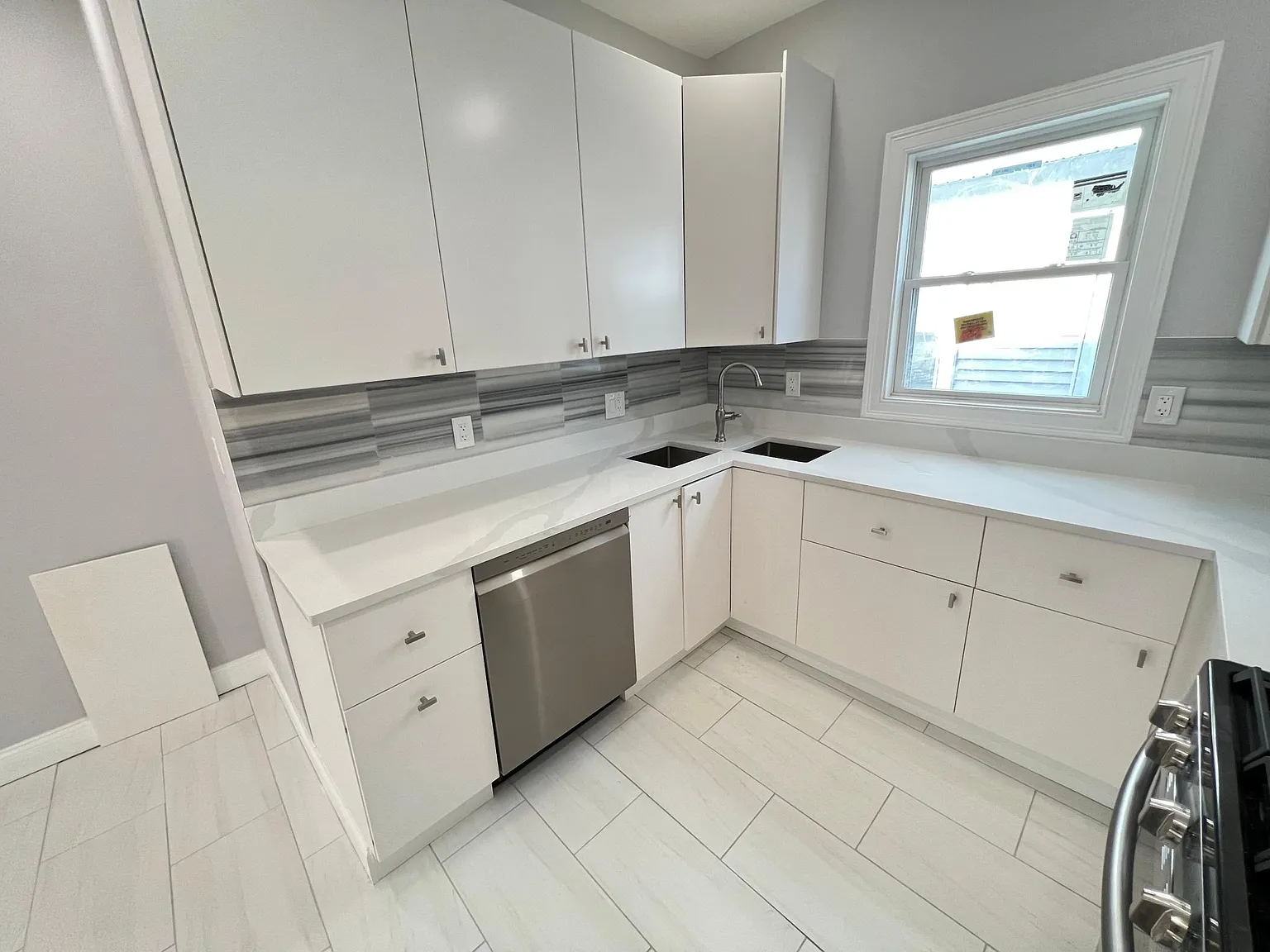 6 bed, 6.5 bath, $1,350 — Photo 2