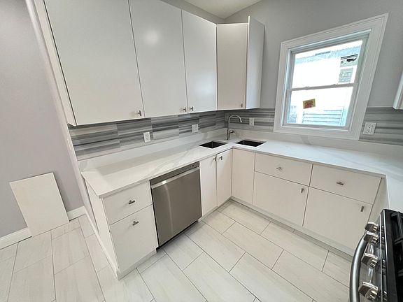 2nd image of 81 Medford St #2