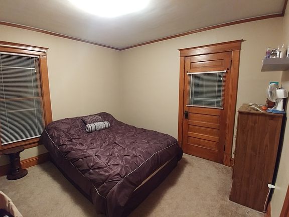Bed #1-door to 2nd lvl patio