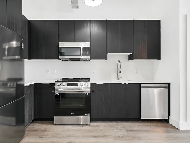 10 Grand Ave #602 — Photo 3