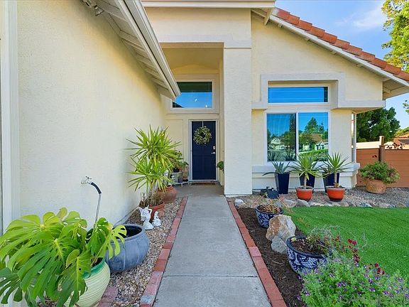 4th image of 770 Tawny Ct