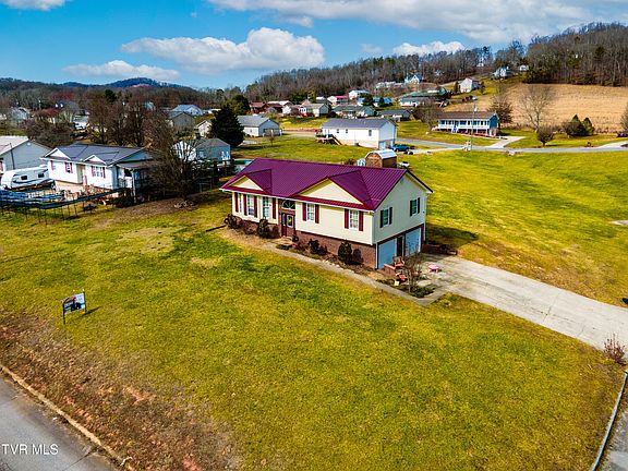 2nd image of 179 Lauren Dr