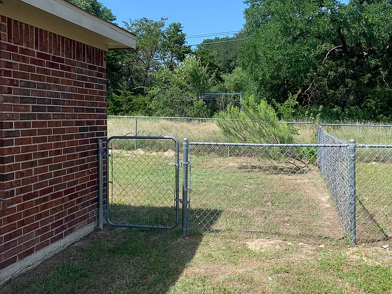 2706 Ashley Dr — Photo 18