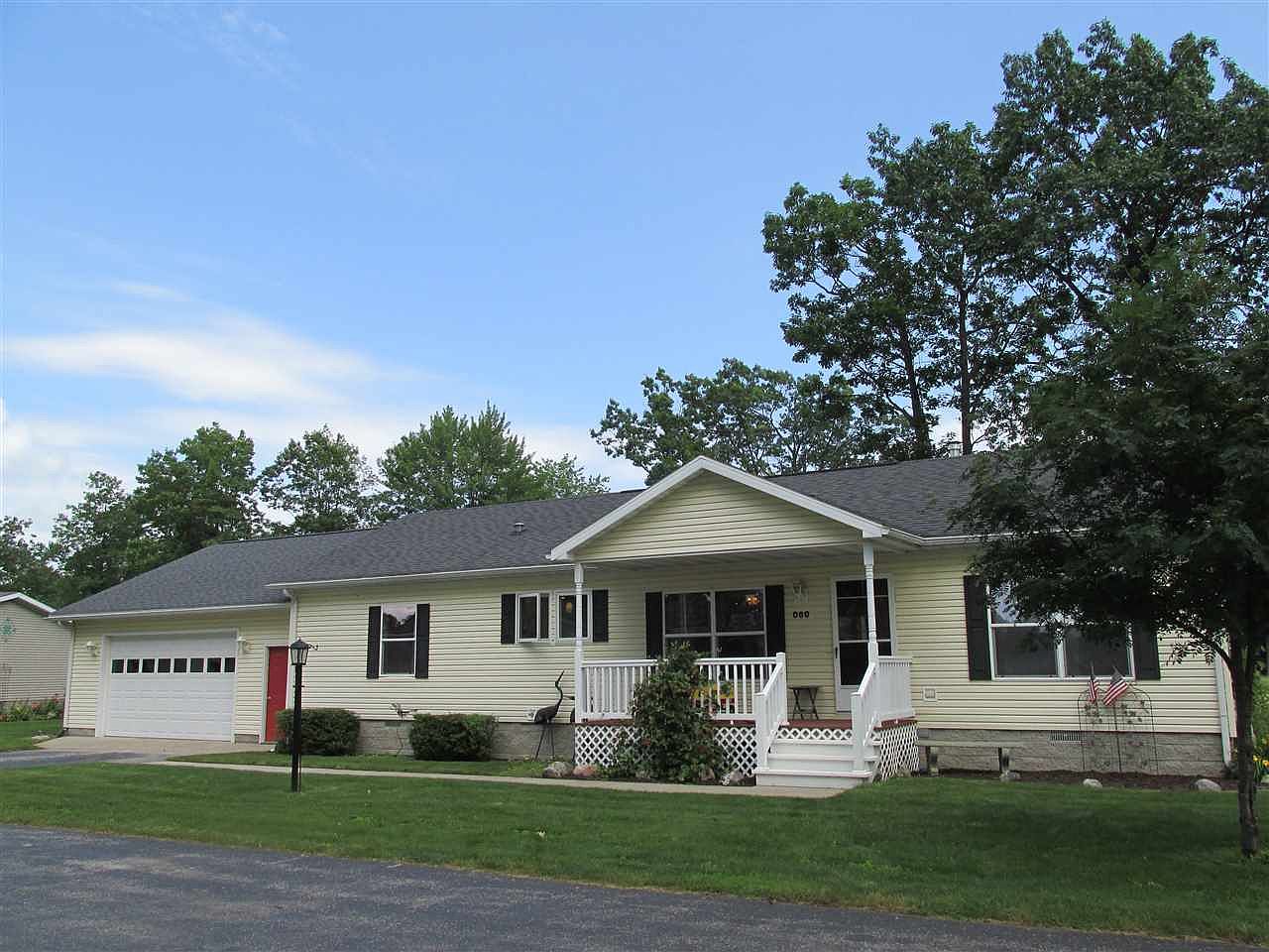 60 Kenneally Blvd 60, Gladstone, MI 49837 Zillow