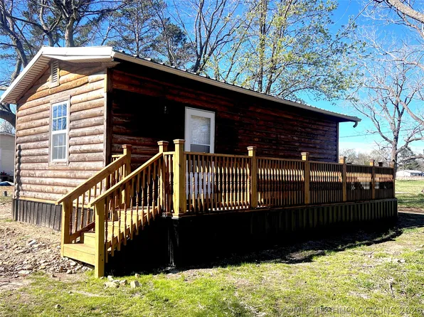 429 W 6th St, Kiowa, OK 74553