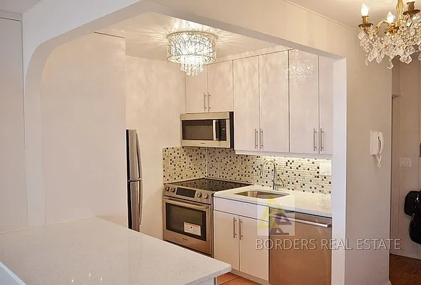 Rented by Borders Real Estate | media 10