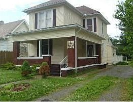 1st image of 733 E 4th St