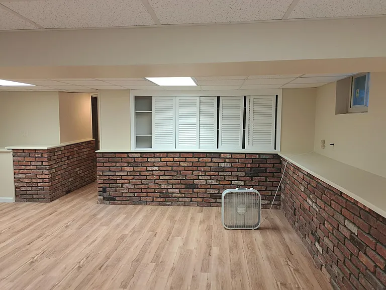 Built in shelves