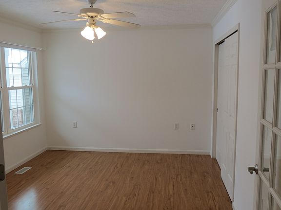 3rd image of 19 Campus Ct