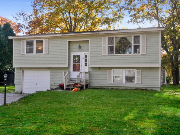 9 Pierce Avenue, Sanford, ME 04073