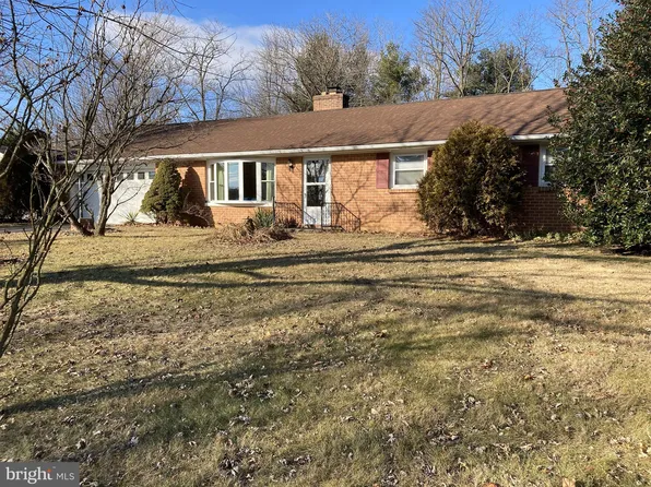 9357 Gap Rd, Waynesboro, PA 17268