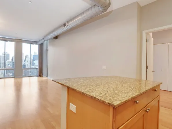 720 N Larrabee St, Chicago, IL