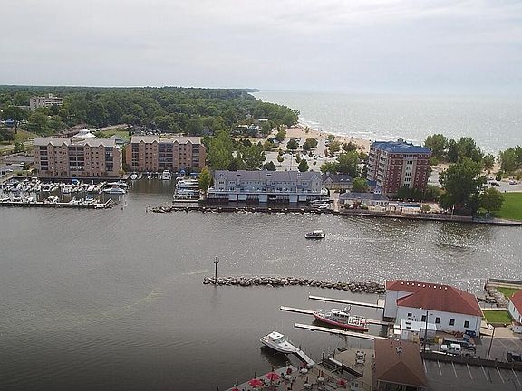4th image of 312 Water St #26