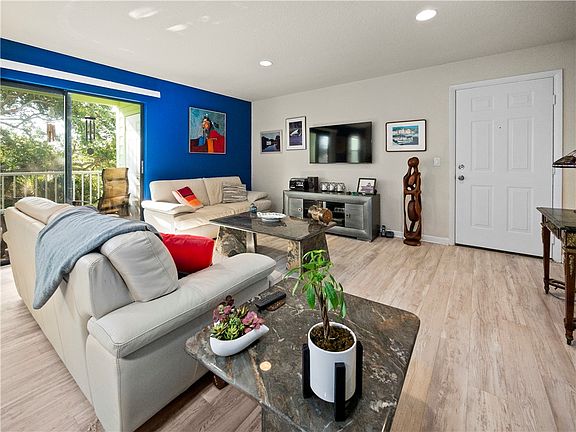 2nd image of 1115 3rd Ave APT 202-C