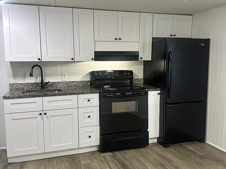 728 N Chestnut Rd — Photo 1