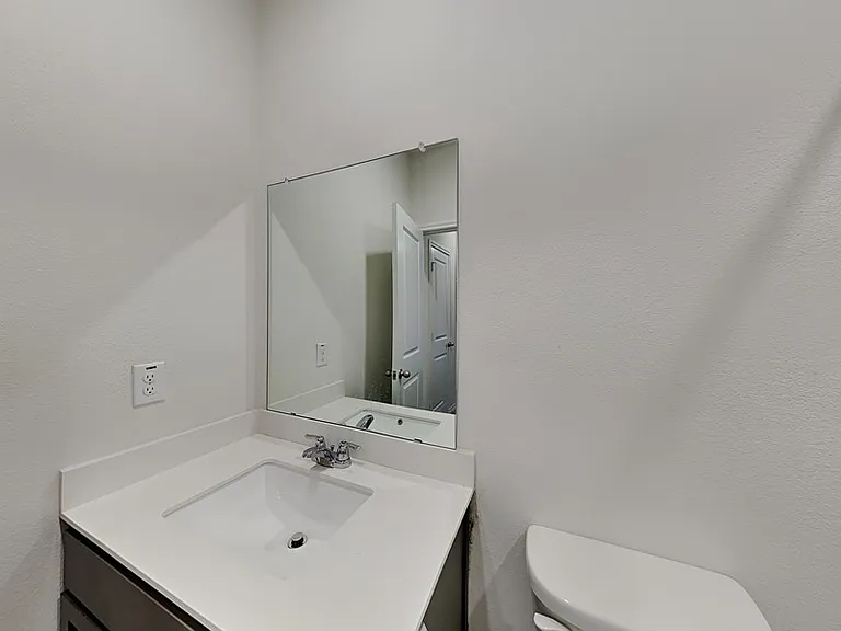713 Glover Dr — Photo 14