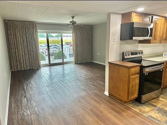 4th image of 5540 Walnut Ave APT 21A