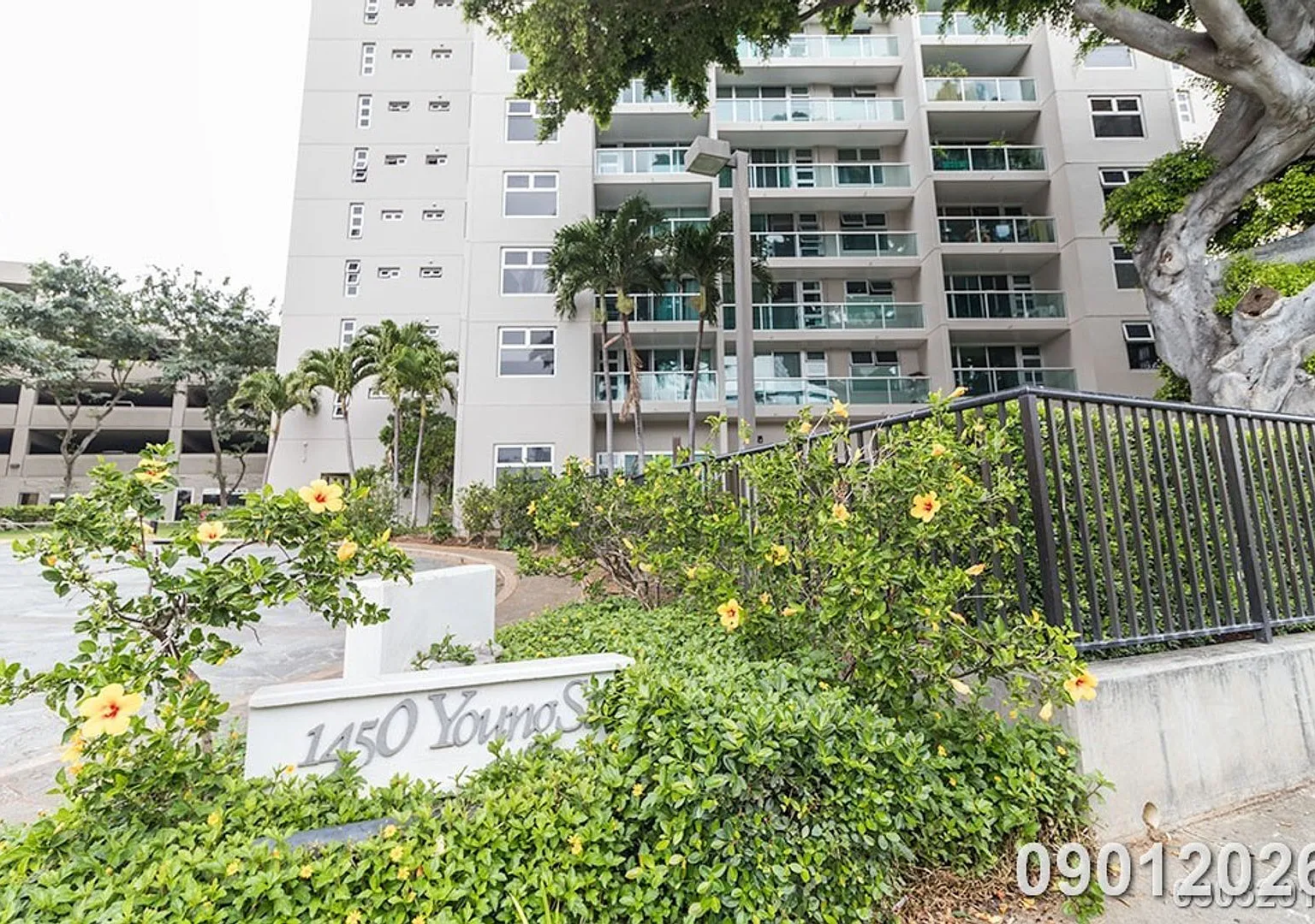 1450 Young St — Photo 2