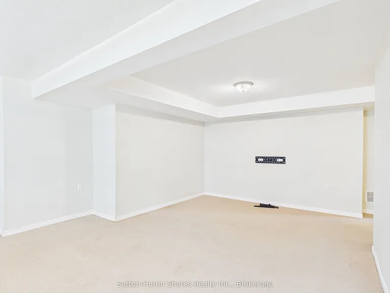14 Eastgate Dr — Photo 16