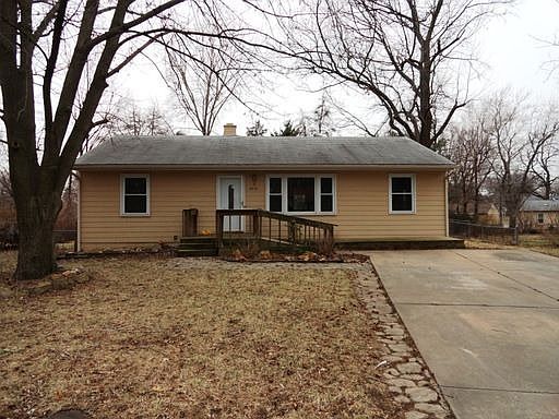4th image of 8818 Richards Dr