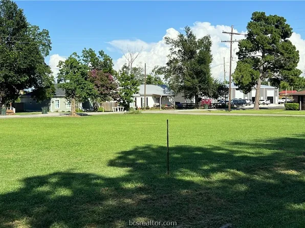 502 N Watson St, Franklin, TX 77856
