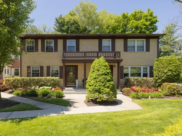 414 Pawnee Court, Suffern, NY 10901