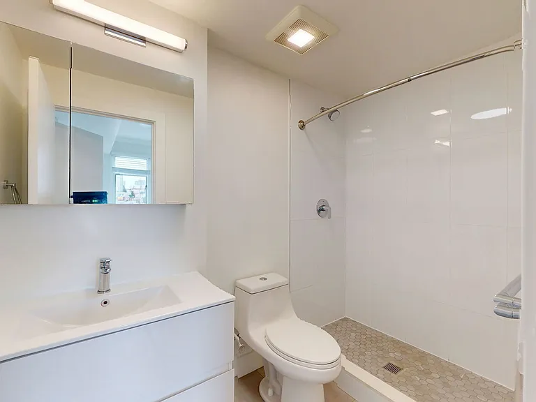 1801 California St #304 — Photo 16