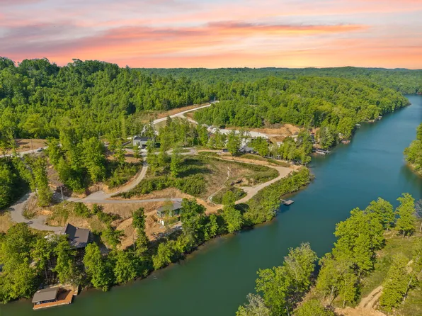 25 Sleepy Hollow Rd, East Bernstadt, KY 40729