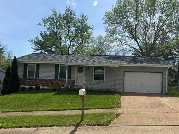 1338 Greenmar Dr, Fenton, MO 63026