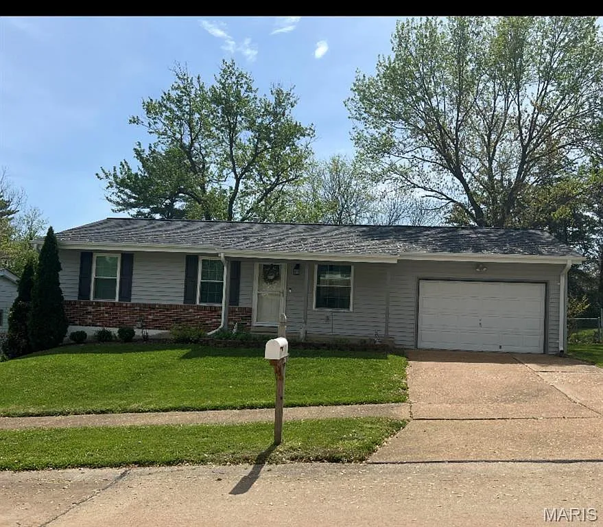 1338 Greenmar Dr photo 1