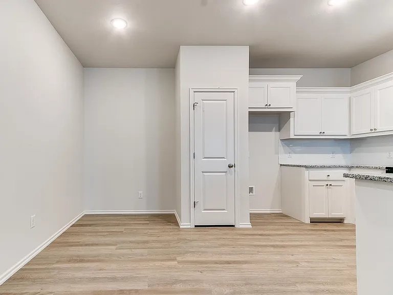 3801 Franks Way — Photo 9