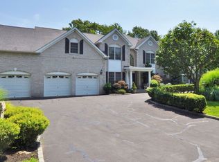 240 Acorn Ln, Southport, CT 06890