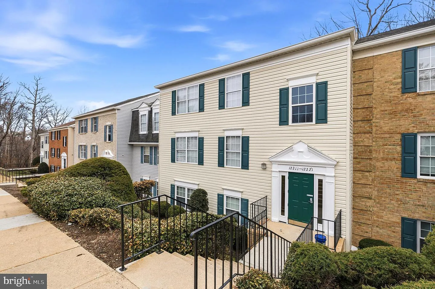 2 bed, 857 sqft, $2,100 — Photo 2