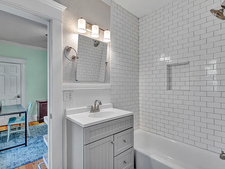 320 E Uintah St — Photo 16