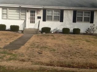 810 W Allmon St, Salem, IL 62881