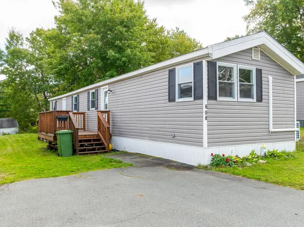 608 Macdonald St, Beaver Bank, NS B4E 1N3