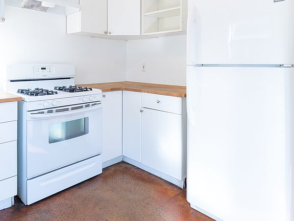 3rd image of 4423 Santa Monica Blvd