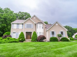 1 Stratton Ct, Hackettstown, NJ 07840