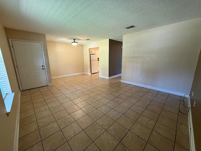 9221 Beatrice Dr — Photo 3