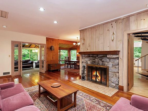 4th image of 167 Woodland Dr